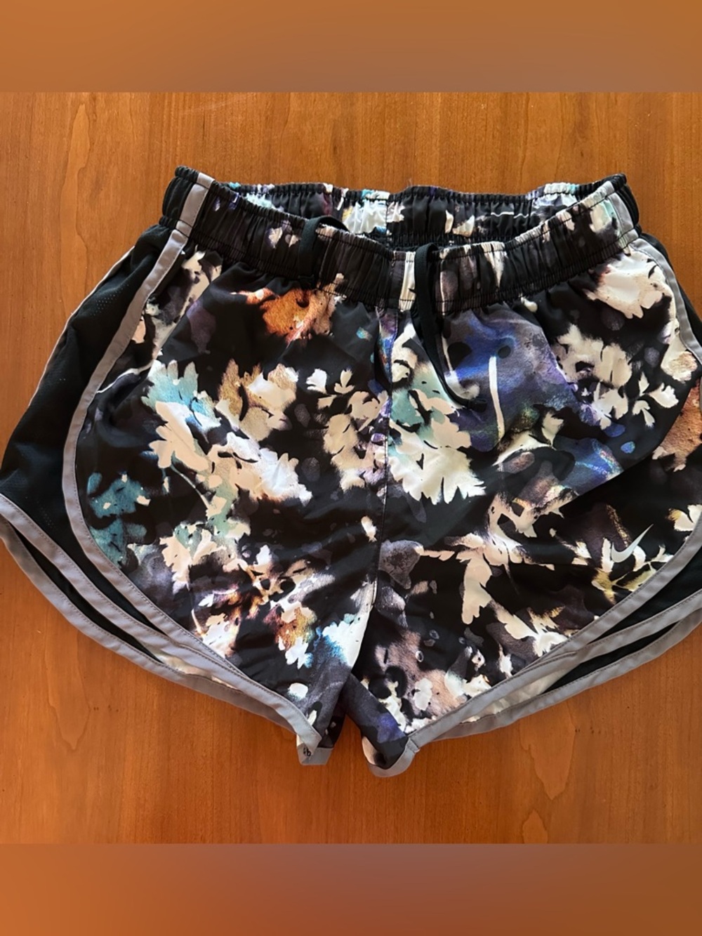 Nike Tempo Dri-FIT Floral Running Shorts Black Multicolor Size Small Like New